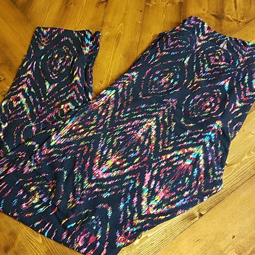 LuLaRoe leggings beautiful multi color design